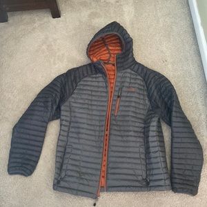 Mens size large tall LLbean ultralight 850 down jacket